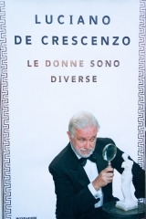 Luciano_Decrescenzo_libro_davanti_ledonne