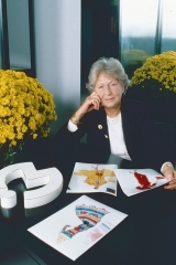 Mila Schon